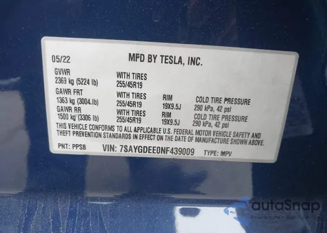 2022 Tesla Model Y Long Range Dual Motor All-Wheel Drive z USA, uszkodzony, nr VIN 7SAYGDEE0NF439009